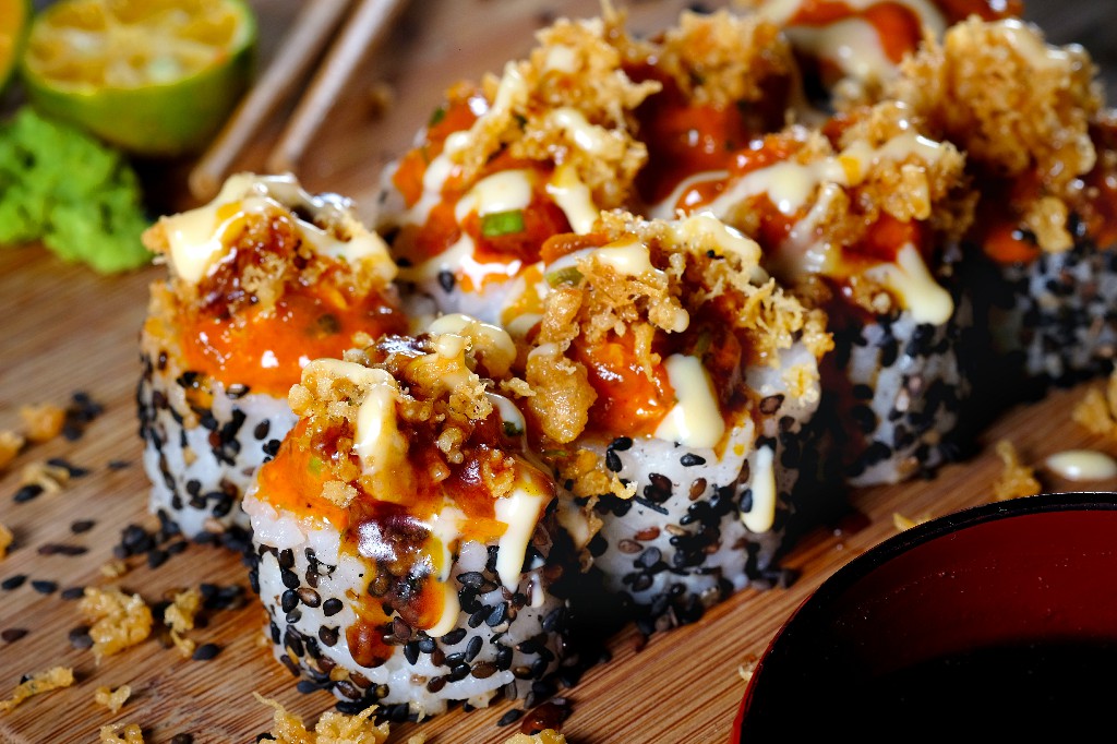Dynamite Sushi Roll: flavorful and exciting