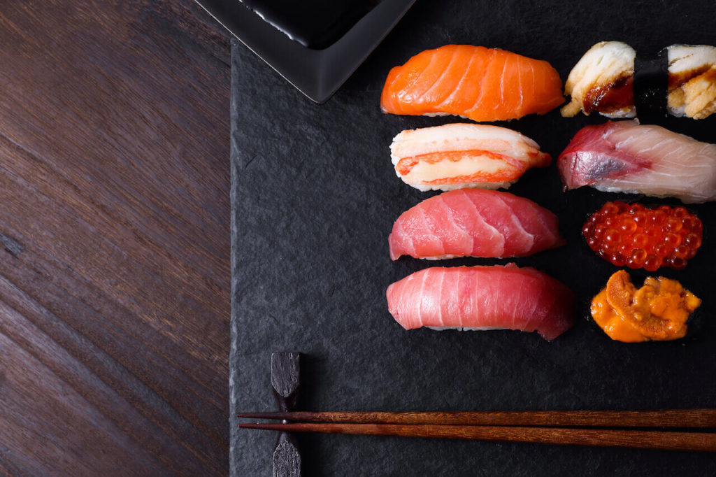 8種不同的握壽司！有鮭魚卵、海膽、鮭魚、蟹肉、鮪魚等好吃的握壽司。