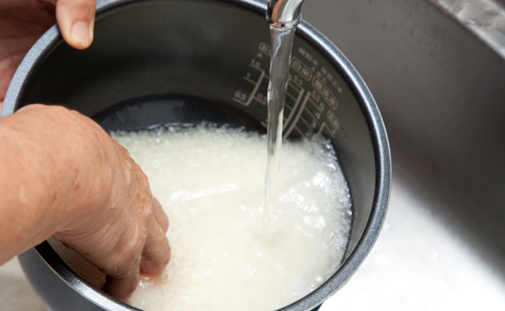 醋飯的做法：洗米