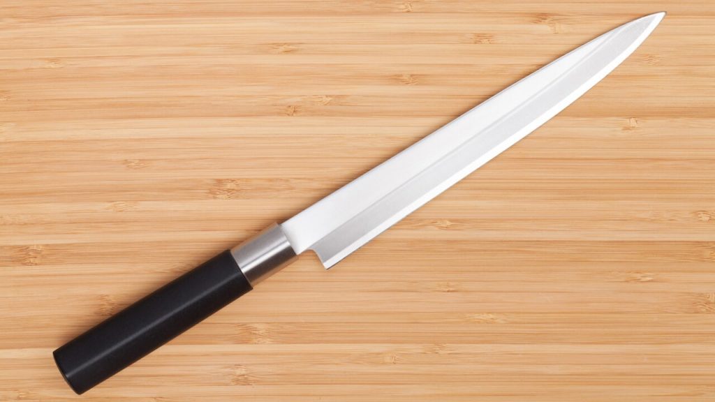 Sharp sushi knife: Yanagiba