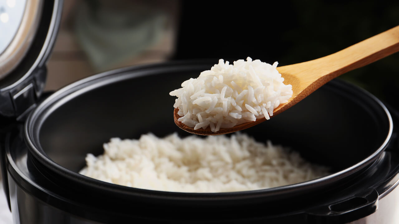 Deliciously cooked rice with commercial rice cooker