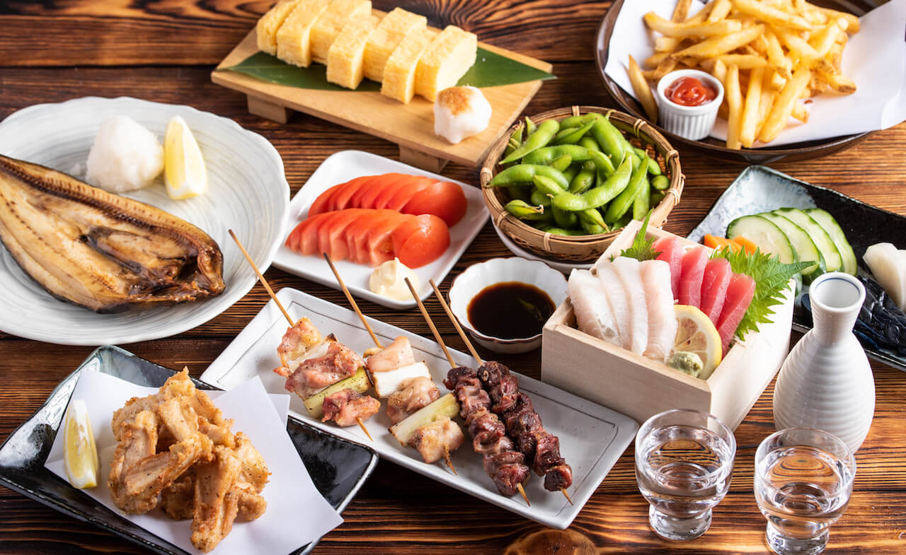Delicious Japanese food that could be stored in sushi tray